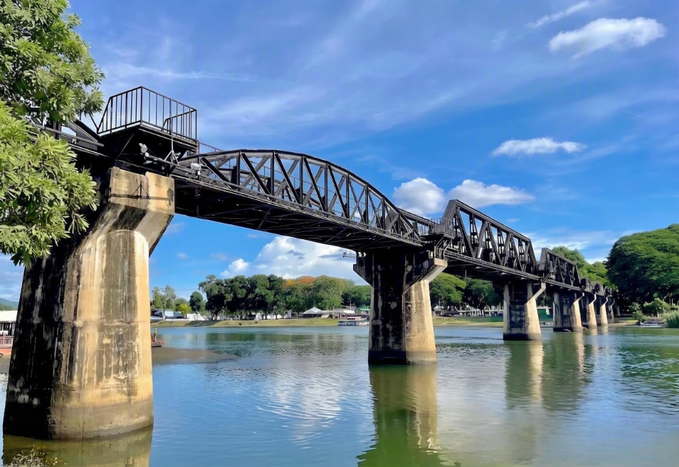 Private Kanchanaburi day trip from Bangkok at the River Kwai Bridge